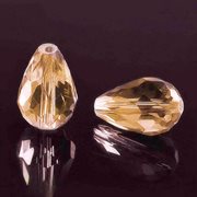 Dråbe. Facetteret i Swarovski #5500 stil. 11 mm. Mørk champagne